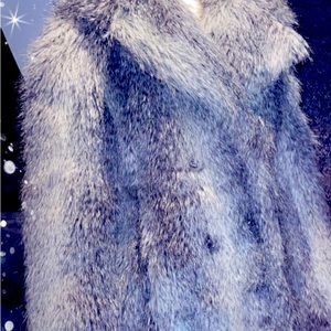 Winter feathers coat. For special occasions. AX/Armani exchange.